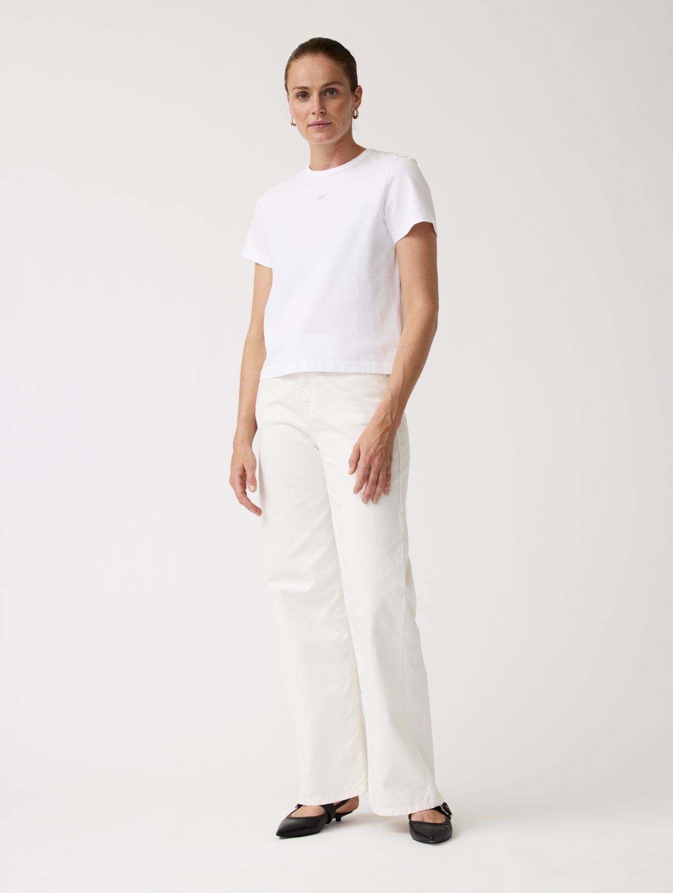 Broom Logo T | Very white